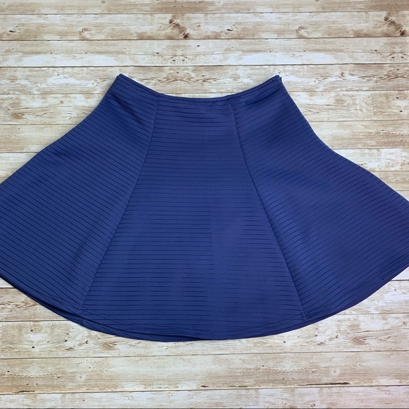 Miami Blue Circle Mini Skirt Side Zip Lined Juniors L Ponte EUC - Picture 1 of 11